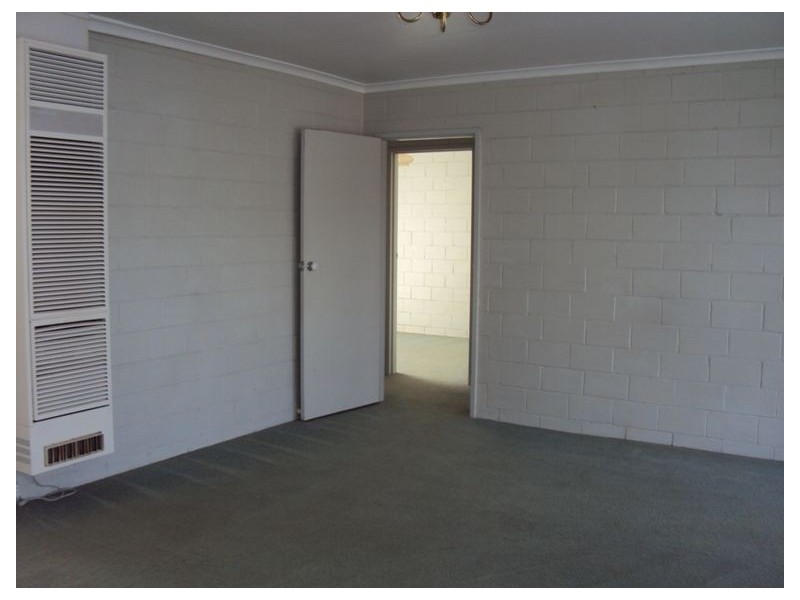 1/5 Walter Street, Cranbourne VIC 3977