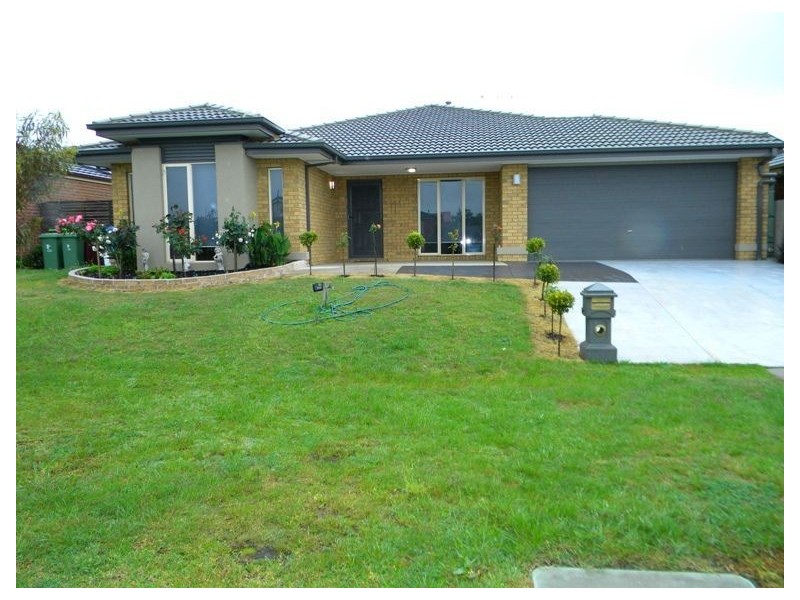 37 Breamlea Way, Cranbourne West VIC 3977