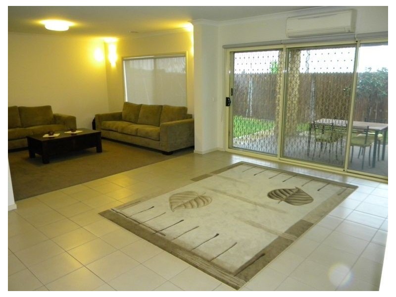 37 Breamlea Way, Cranbourne West VIC 3977