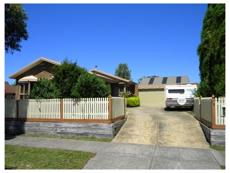 16 Elizabeth Street, Cranbourne North VIC 3977