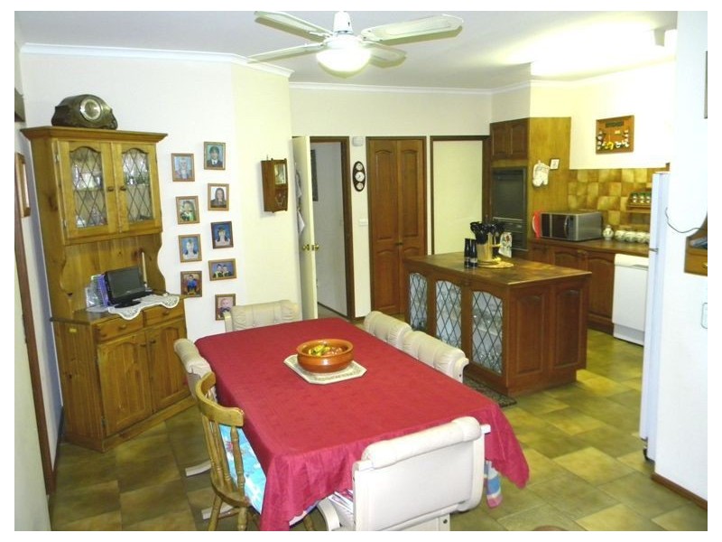 16 Elizabeth Street, Cranbourne North VIC 3977