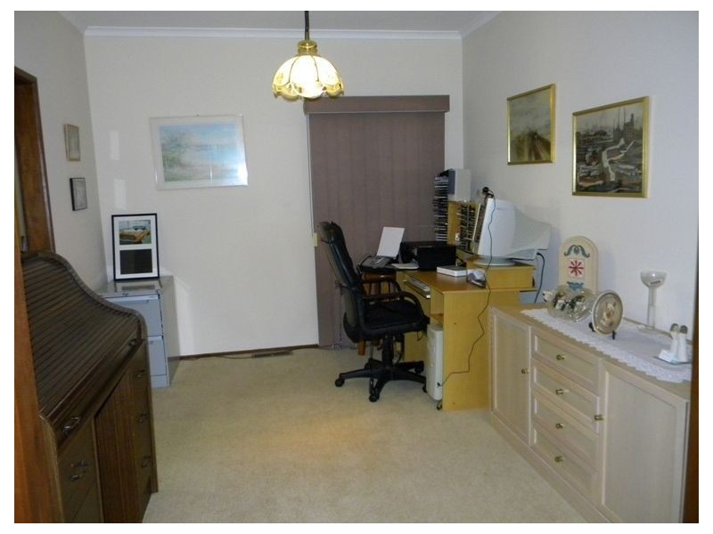 16 Elizabeth Street, Cranbourne North VIC 3977