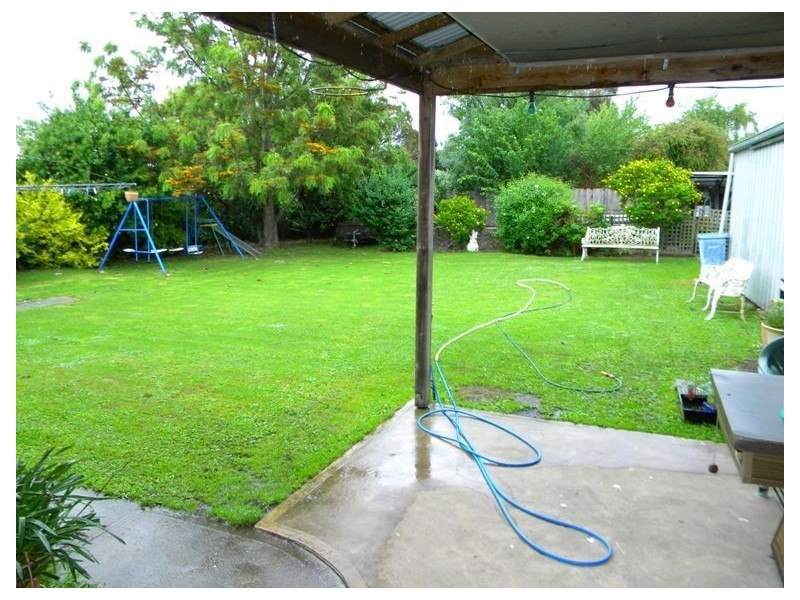 16 Elizabeth Street, Cranbourne North VIC 3977