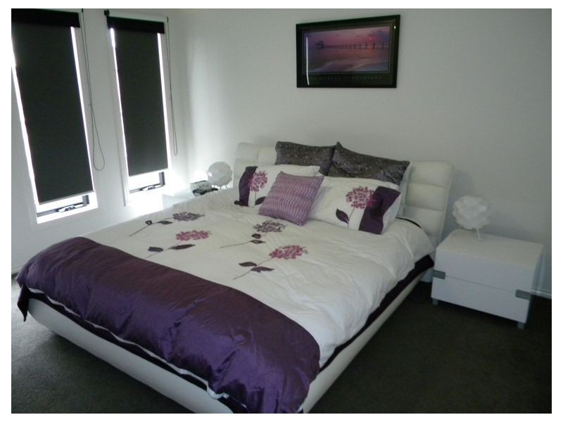 28 Dunferline Crescent, Cranbourne VIC 3977