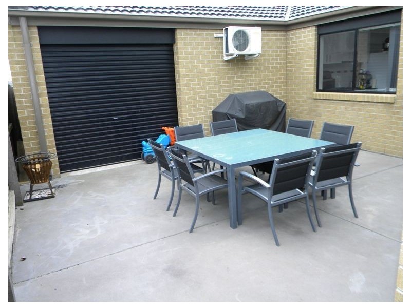 28 Dunferline Crescent, Cranbourne VIC 3977