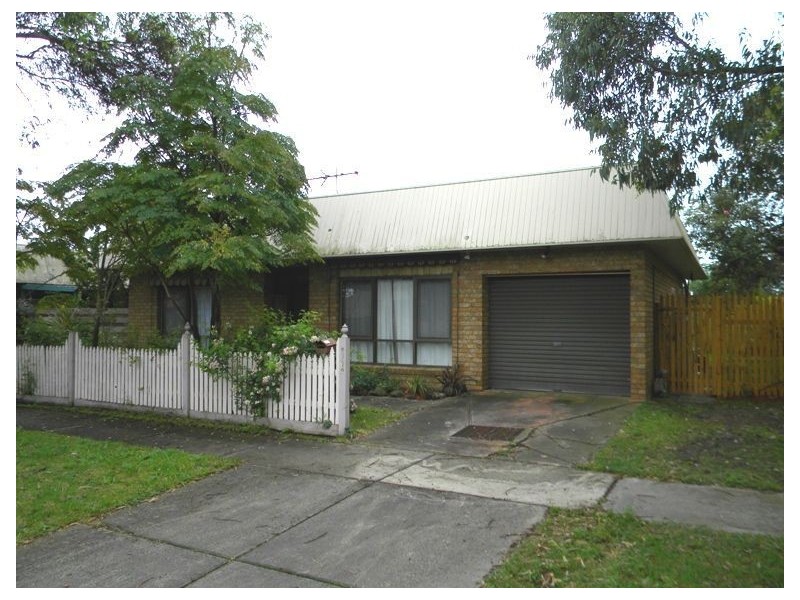 2/120 Camms Road, Cranbourne VIC 3977