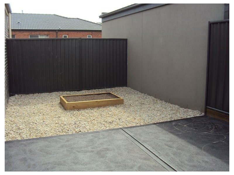 16 Frogmore Lane, Cranbourne North VIC 3977