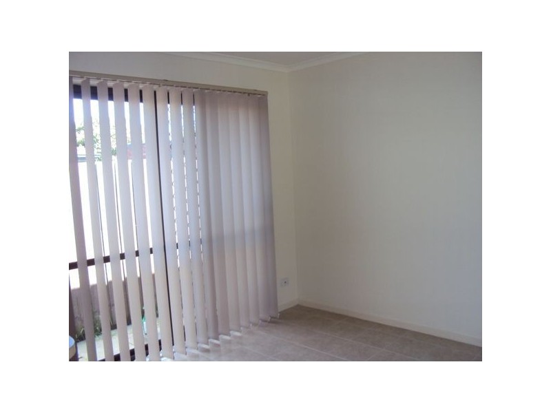 8 Rose Lane, Cranbourne VIC 3977