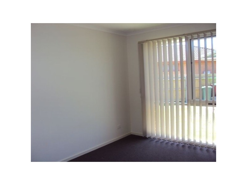 8 Rose Lane, Cranbourne VIC 3977