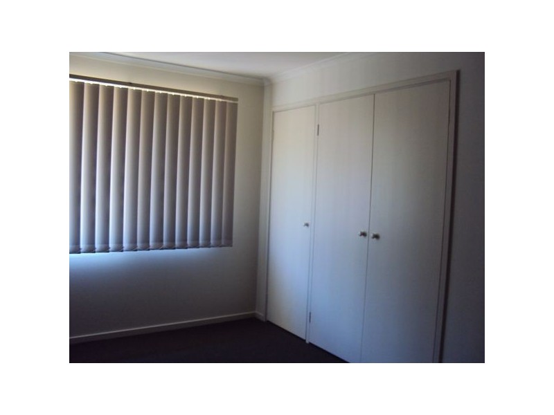 8 Rose Lane, Cranbourne VIC 3977