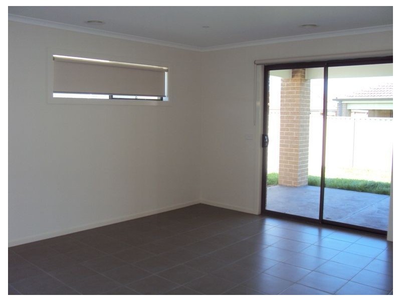 33 Serenity Street, Pakenham VIC 3810