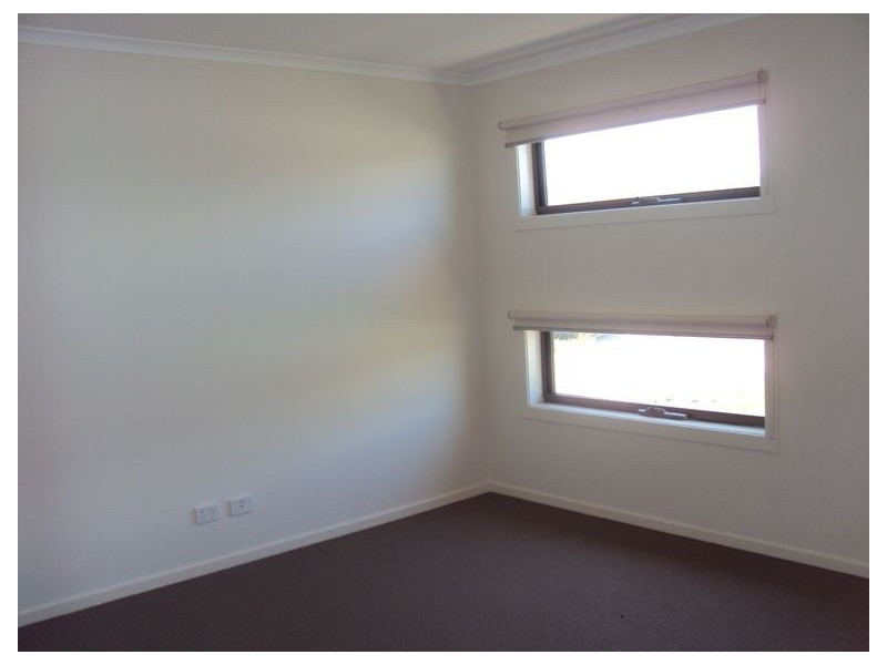 33 Serenity Street, Pakenham VIC 3810