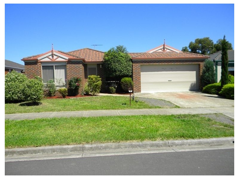 51 Joyce Street, Cranbourne West VIC 3977