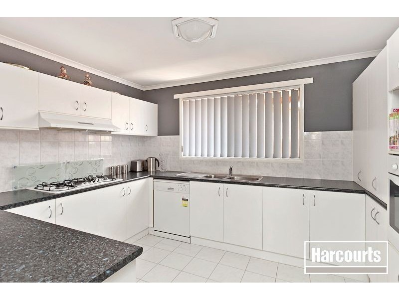 12 Kells Close, Cranbourne East VIC 3977