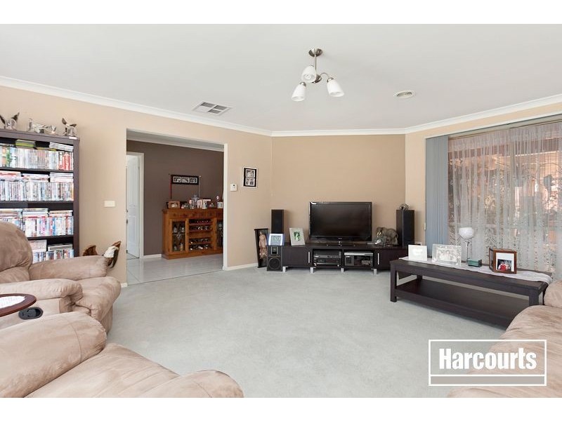 12 Kells Close, Cranbourne East VIC 3977