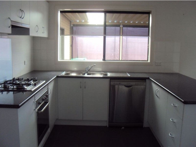 85 Calais Circuit, Cranbourne VIC 3977