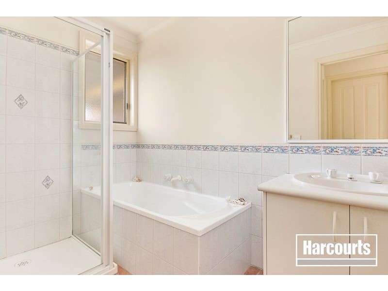 26 Genoa Way, Cranbourne West VIC 3977