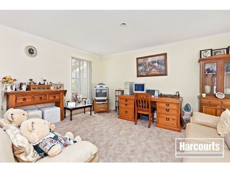 11 Foxwood Drive, Cranbourne East VIC 3977