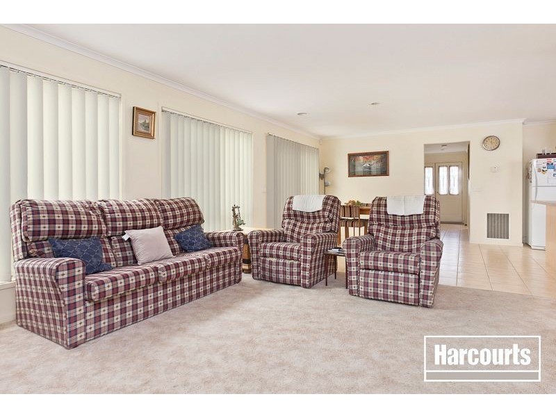 11 Foxwood Drive, Cranbourne East VIC 3977