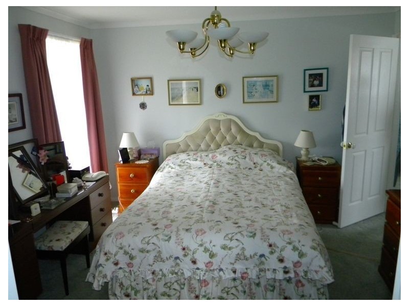 13 Kells Close, Cranbourne East VIC 3977