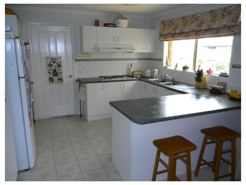 13 Kells Close, Cranbourne East VIC 3977
