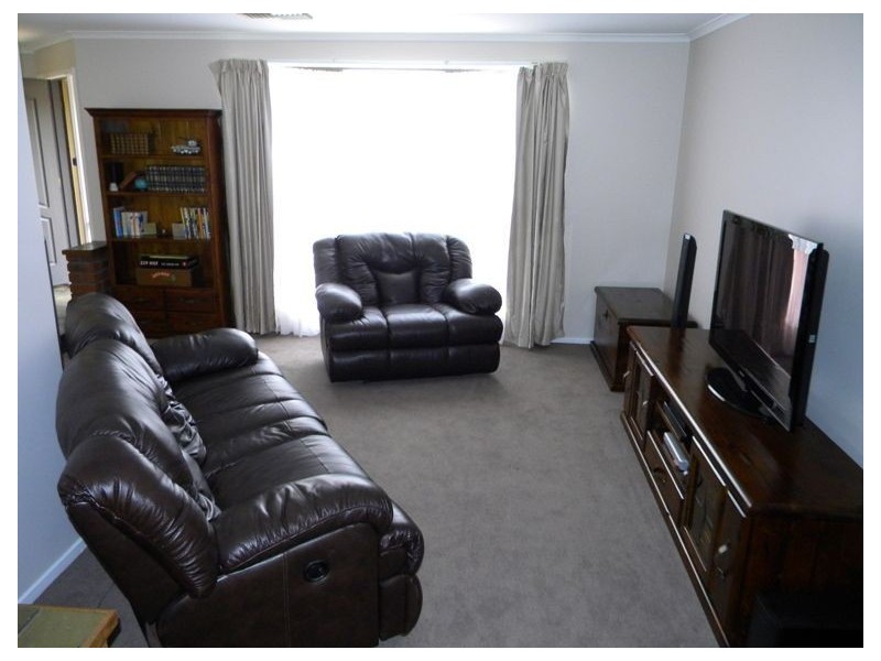 83 Lesdon Avenue, Cranbourne VIC 3977