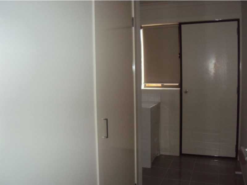 1/50 Pomergrante Way, Pakenham VIC 3810