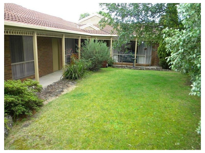 82 Waverley Park Drive, Cranbourne North VIC 3977