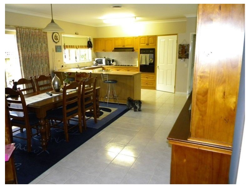 82 Waverley Park Drive, Cranbourne North VIC 3977