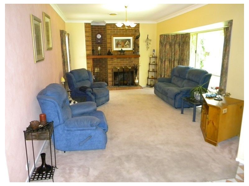 82 Waverley Park Drive, Cranbourne North VIC 3977