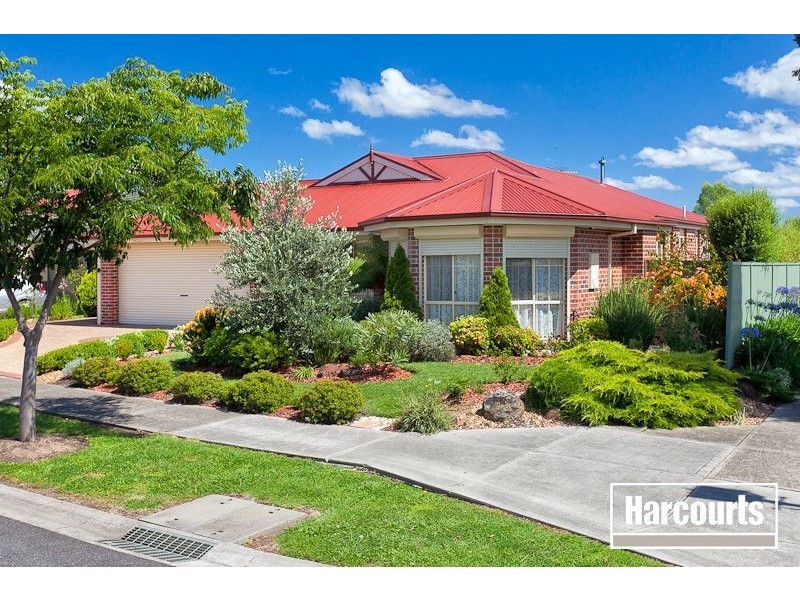 10 Gallop Close, Cranbourne East VIC 3977