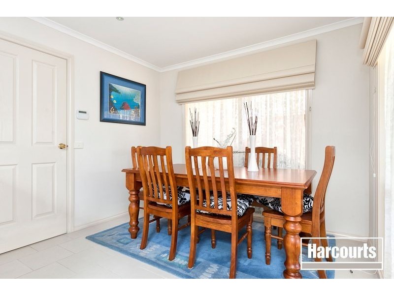 10 Gallop Close, Cranbourne East VIC 3977