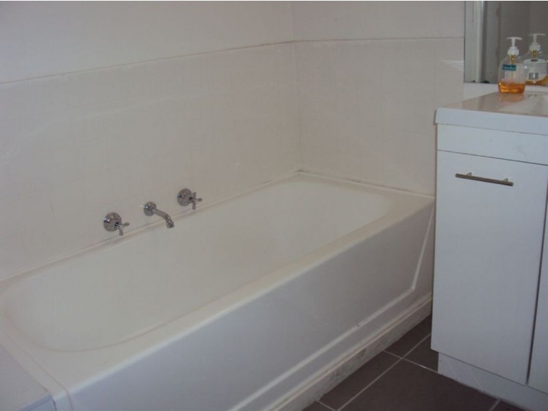 2/4 Philip Street, Hallam VIC 3803