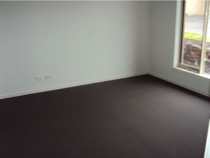 24/105 McMahons Road, Frankston VIC 3199