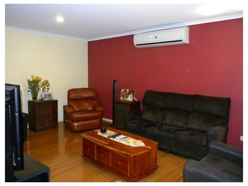 6 Blainroe Crescent, Cranbourne VIC 3977