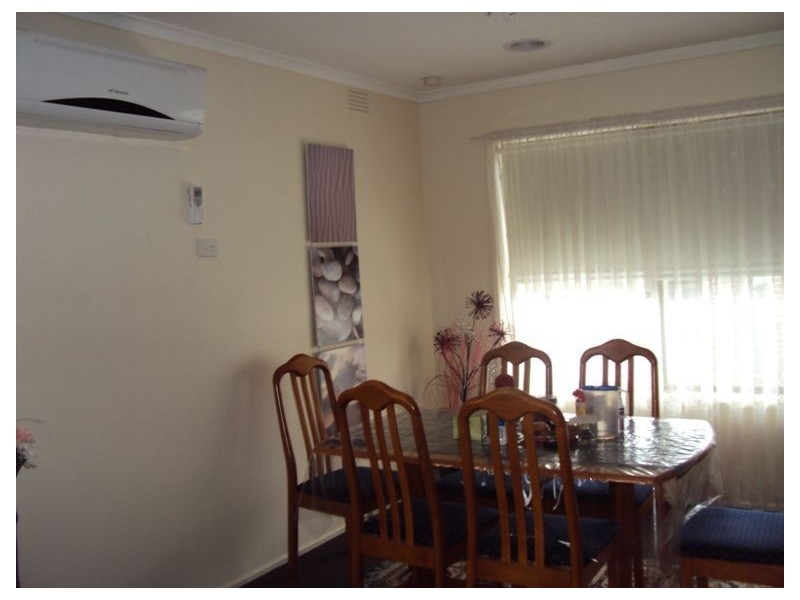 1/4 Fairbairn Road, Cranbourne VIC 3977