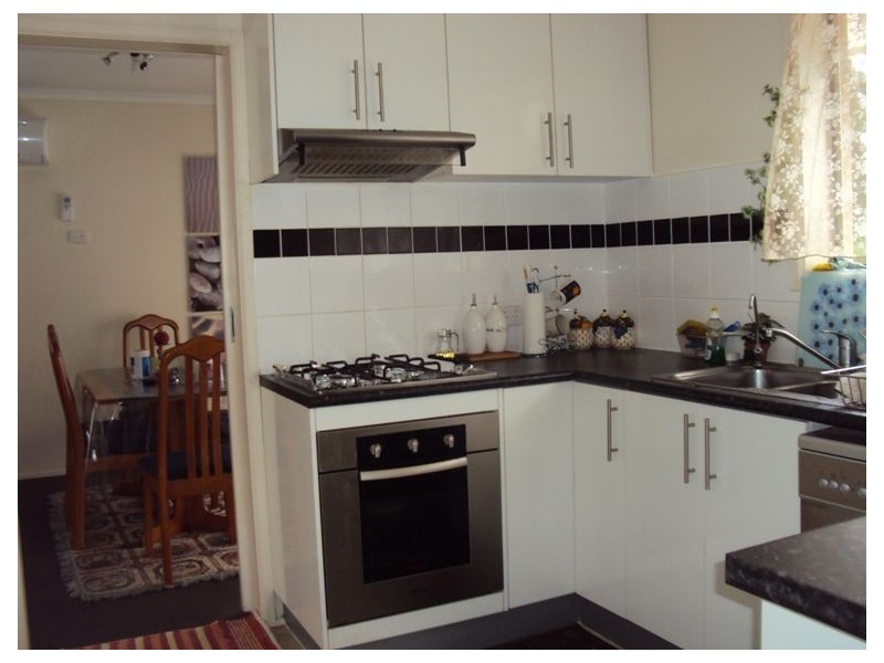 1/4 Fairbairn Road, Cranbourne VIC 3977