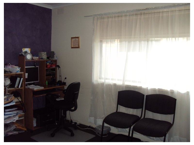 1/4 Fairbairn Road, Cranbourne VIC 3977