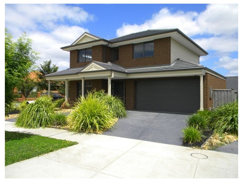 33 Premier Drive, Berwick VIC 3806