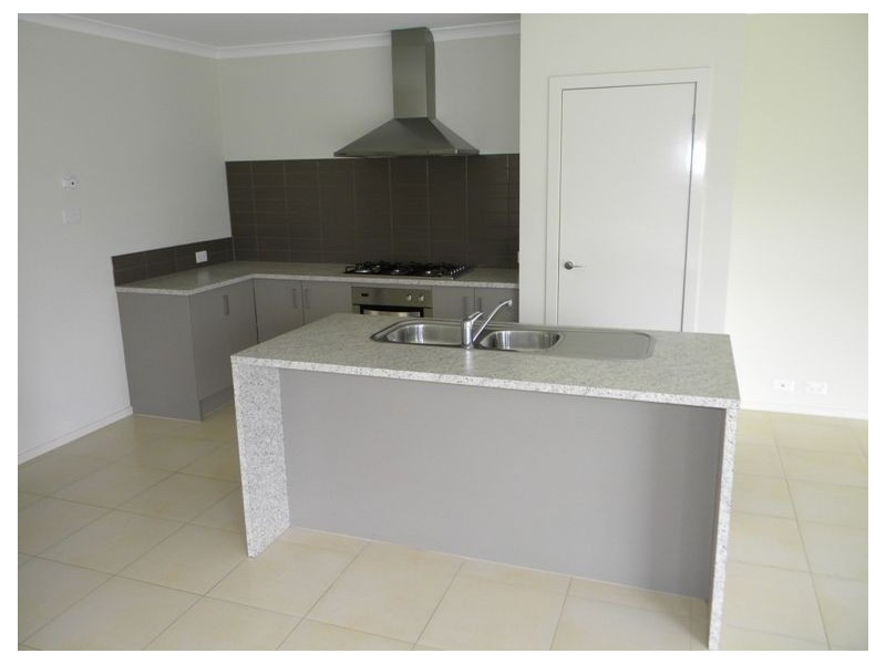 33 Premier Drive, Berwick VIC 3806