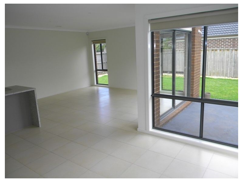 33 Premier Drive, Berwick VIC 3806