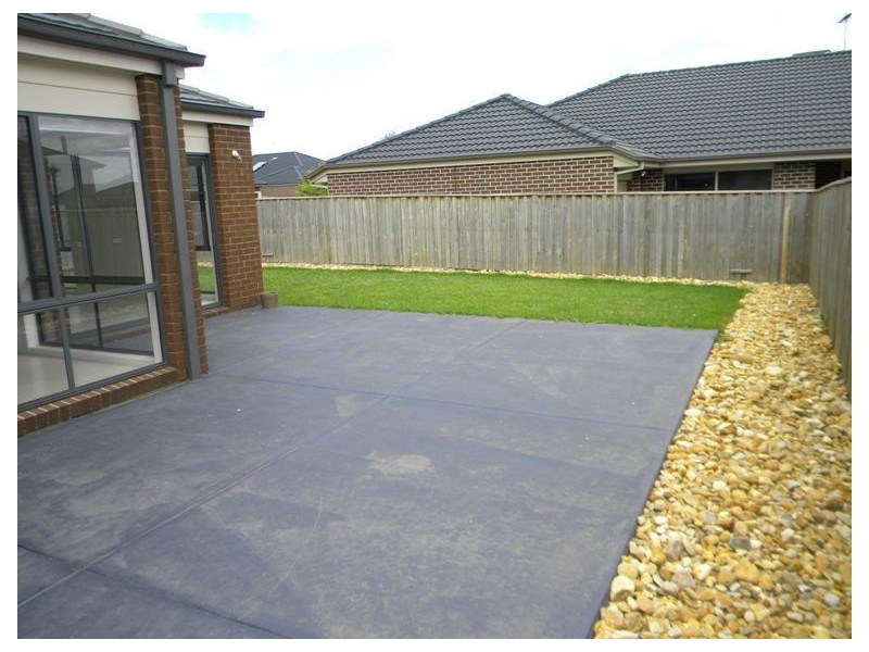 33 Premier Drive, Berwick VIC 3806