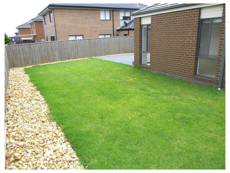 33 Premier Drive, Berwick VIC 3806