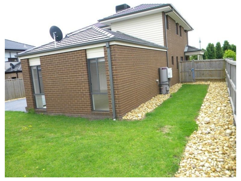 33 Premier Drive, Berwick VIC 3806