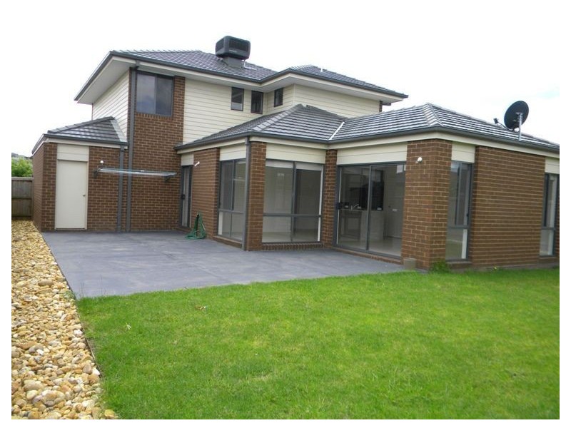 33 Premier Drive, Berwick VIC 3806