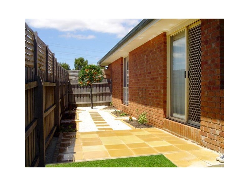 11 Neptune Place, Cranbourne VIC 3977