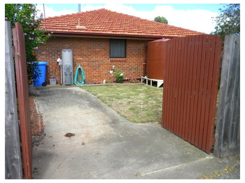 29 Strafford Avenue, Cranbourne VIC 3977