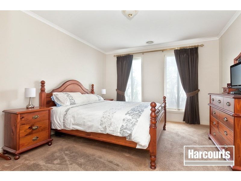 8 Galway Place, Cranbourne VIC 3977