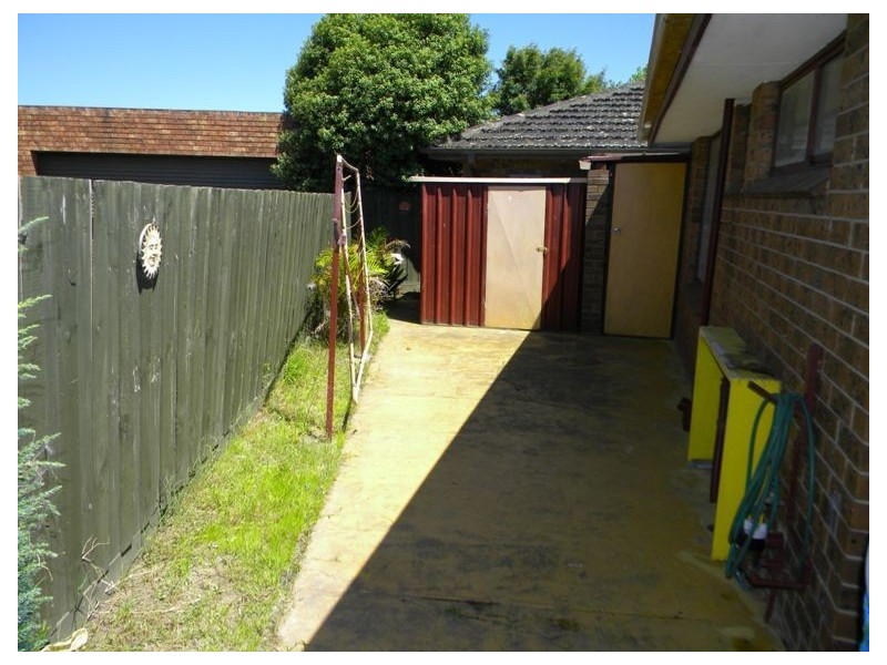 2/56 Hammond Road, Dandenong VIC 3175