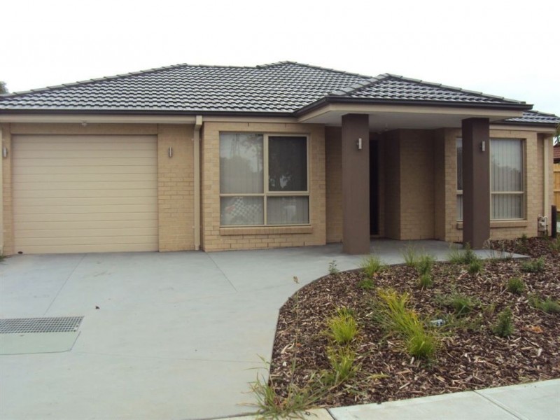 1/148 Monahans Road, Cranbourne VIC 3977